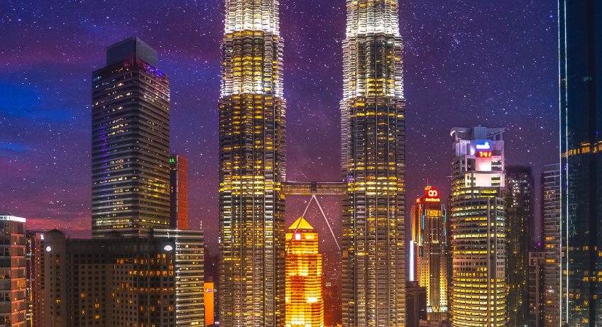 izuddin helmi adnan hAPjYHczkMY unsplash 848x461 - Enjoying Kuala Lumpur: The Best Of The City Full Of Skyscrapers